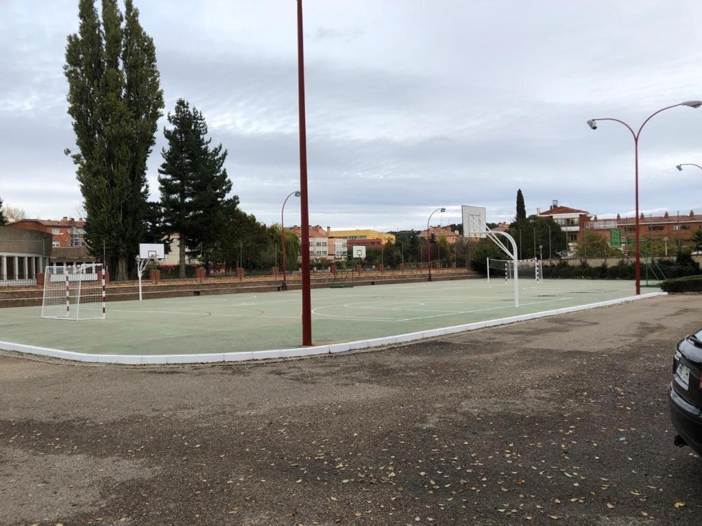 Residencia Hospital Del Rey Hostel Burgo Εξωτερικό φωτογραφία