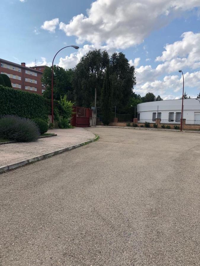 Residencia Hospital Del Rey Hostel Burgo Εξωτερικό φωτογραφία